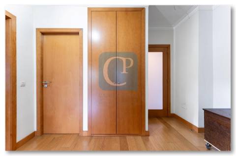 Apartamento T3 com terraço na Maia
