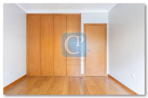 Apartamento T3 com terraço na Maia
