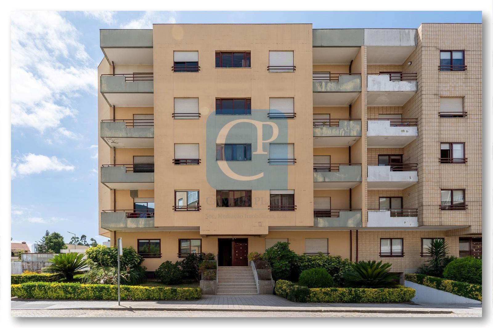 Apartamento T3 com terraço na Maia