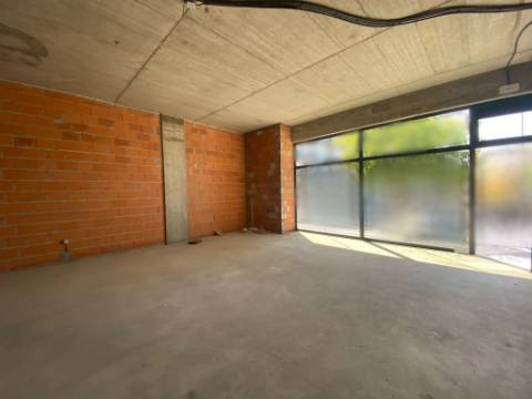 Loja Nova com 95m2 em Vila do Conde