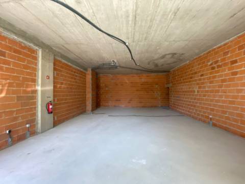 Loja Nova com 95m2 em Vila do Conde