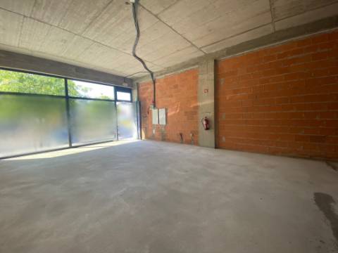 Loja Nova com 95m2 em Vila do Conde