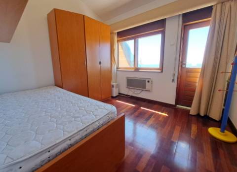 Moradia T3 p/ Arrendamento Anual em 1ª Linha de Mar em Vila do Conde
