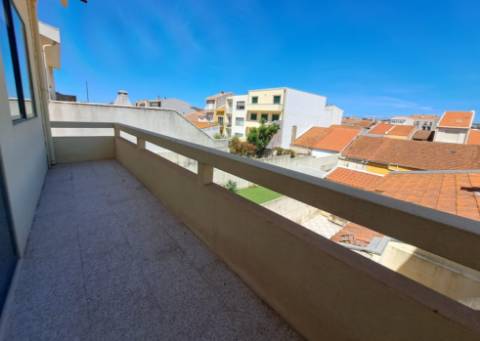 Moradia T3 p/ Arrendamento Anual em 1ª Linha de Mar em Vila do Conde
