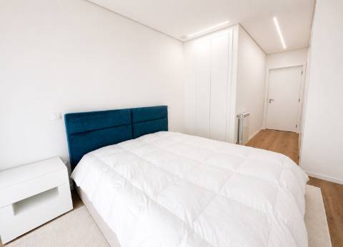 Penthouse T3 Totalmente Renovada na Póvoa de Varzim