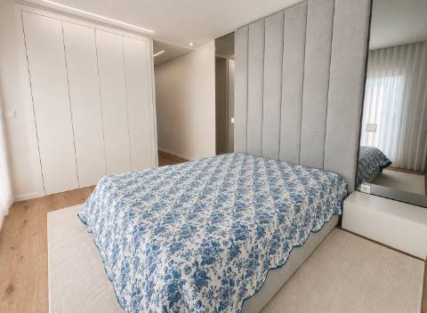 Penthouse T3 Totalmente Renovada na Póvoa de Varzim
