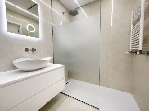 Penthouse T3 Totalmente Renovada na Póvoa de Varzim