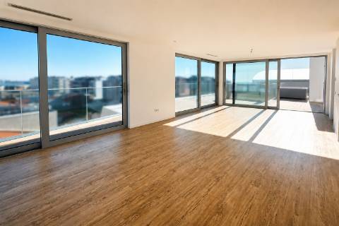 Penthouse T3 Nova em 1ª Linha de Mar em Vila do Conde