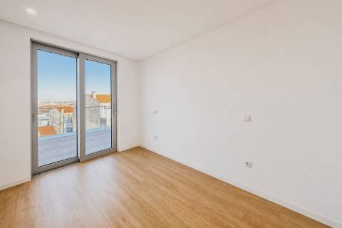 Penthouse T3 Nova em 1ª Linha de Mar em Vila do Conde