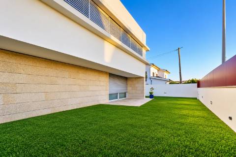 Moradia T4 com Piscina em Esposende
