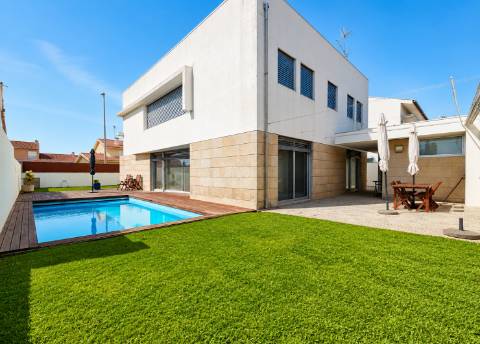 Moradia T4 com Piscina em Esposende