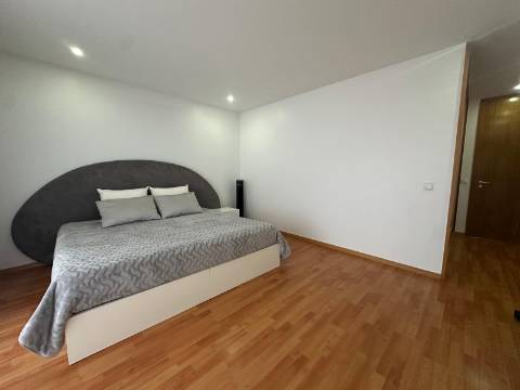 T2 Duplex com Terraço e Vistas de Mar em Caxinas Vila do Conde
