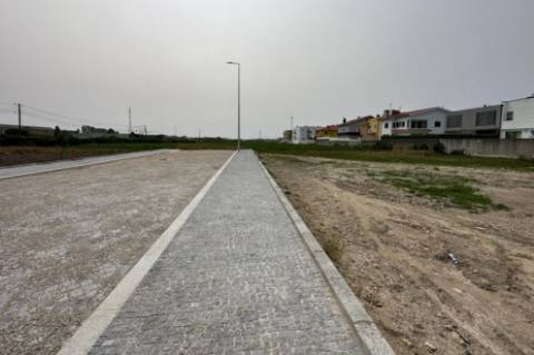 Lote com 375 m2 na Póvoa de Varzim