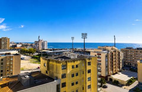 T1 Remodelado com Vistas de Mar na Póvoa de Varzim