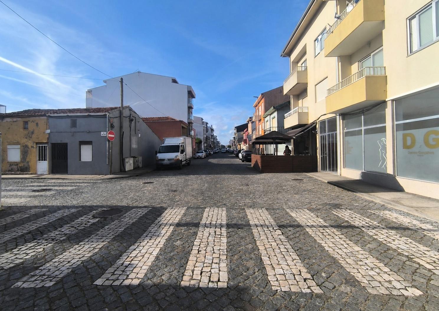 Loja com 90 m2 nas Caxinas em Vila do Conde