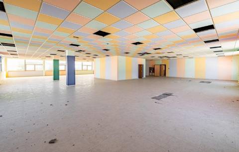 Espaço Comercial com 4.300 m² para Arrendamento