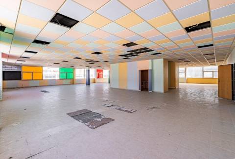 Espaço Comercial com 4.300 m² para Arrendamento