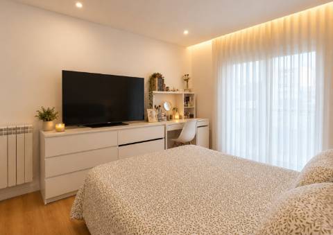 Apartamento T4 com Terraço na Póvoa de Varzim
