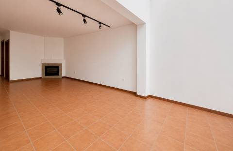 Moradia T4 no Centro da Póvoa de Varzim