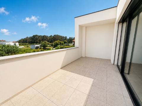 Moradia T3 +1 como Nova Junto ao Outlet em Vila Chã, Vila do Conde