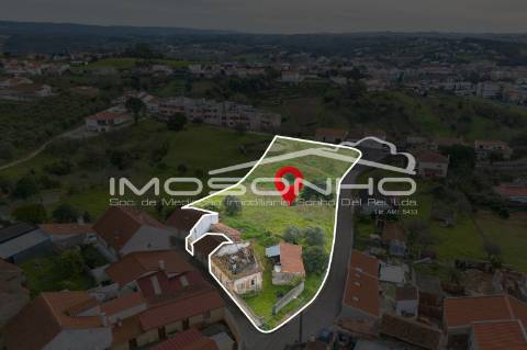 Terreno com 4107m2, Casa em ruínas e Anexos