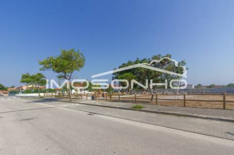 Lote de terreno para construção de moradia isolada