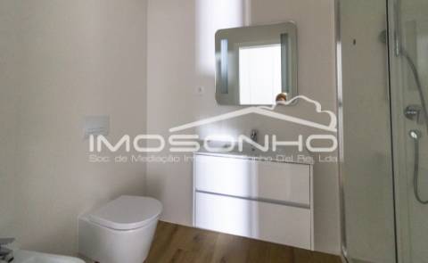 Apartamento T2, com terraço, na linda praia da Nazaré