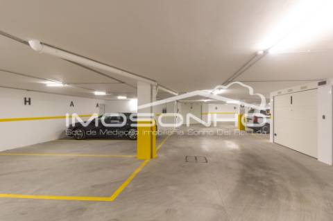 Apartamento T2, com terraço, na linda praia da Nazaré