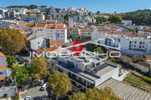 Apartamento T2, com terraço, na linda praia da Nazaré