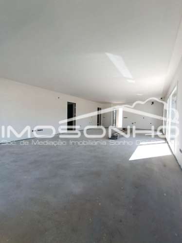 Moradia T3 de linhas modernas