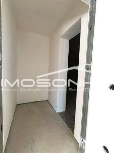 Moradia T3 de linhas modernas