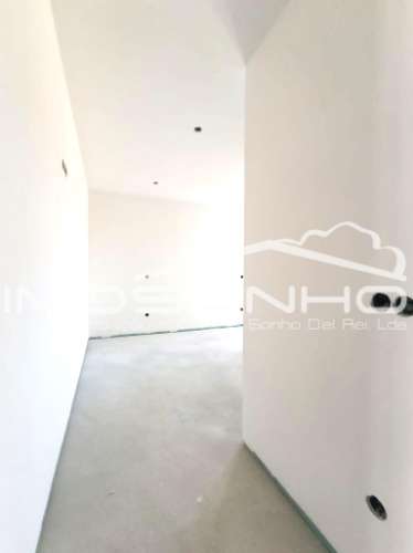 Moradia T3 de linhas modernas