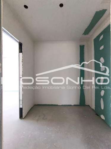 Moradia T3 de linhas modernas