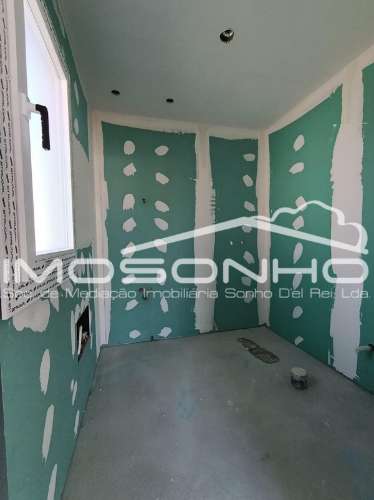 Moradia T3 de linhas modernas