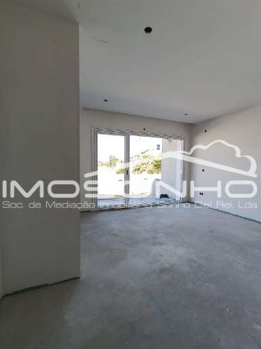 Moradia T3 de linhas modernas