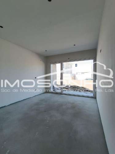 Moradia T3 de linhas modernas