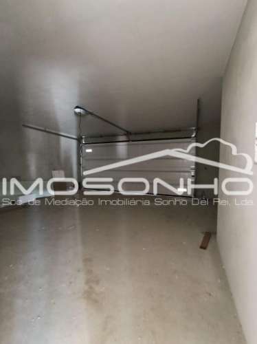 Moradia T3 de linhas modernas