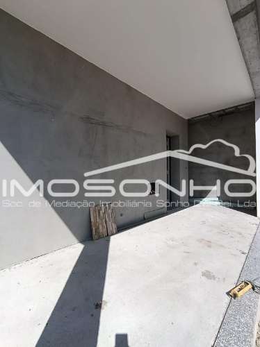 Moradia T3 de linhas modernas