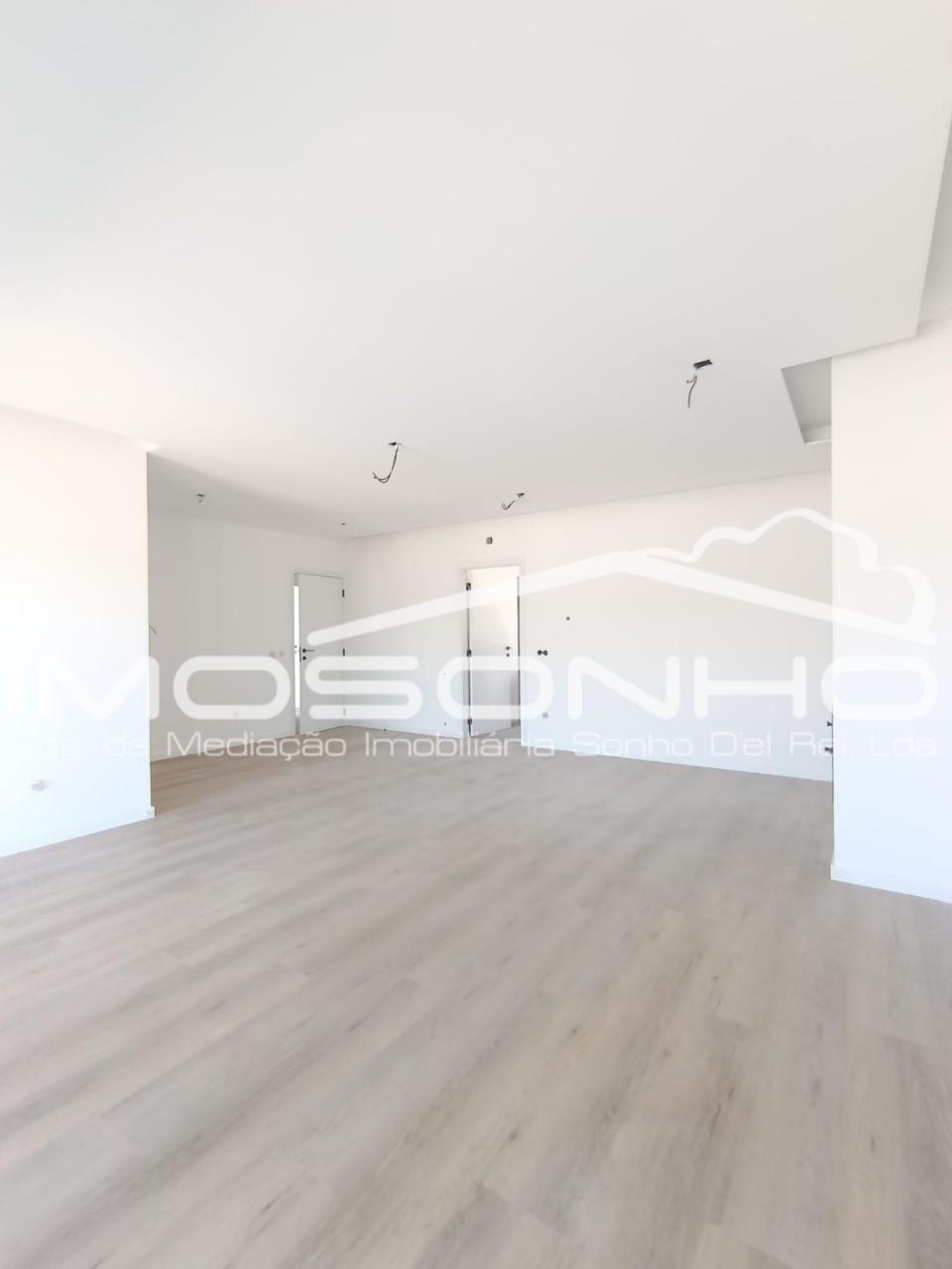 Moradia T3 Nova | Design Moderno | Eficiência A+ | Jardim, Garagem e Excelente Localização