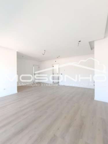 Moradia T3 Nova | Design Moderno | Eficiência A+ | Jardim, Garagem e Excelente Localização