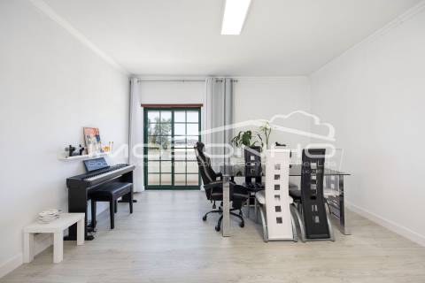 Apartamento T3 com ótimas áreas e excelente exposição solar