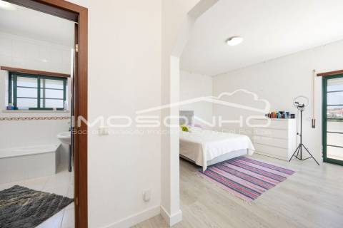 Apartamento T3 com ótimas áreas e excelente exposição solar