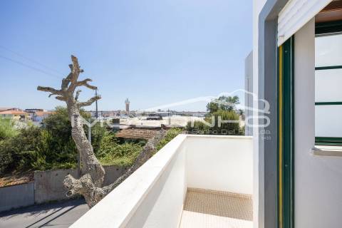 Apartamento T3 com ótimas áreas e excelente exposição solar