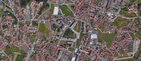 Loja à Areosa com montras e licença para comércio