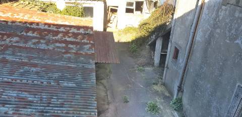 Excelente prédio na ARU Valadares - Junto à Estação Lic. Habitação, comércio.
