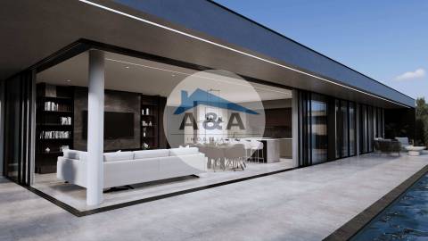 Elegância Térrea com Piscina e Vistas Panorâmicas - Alcobaça