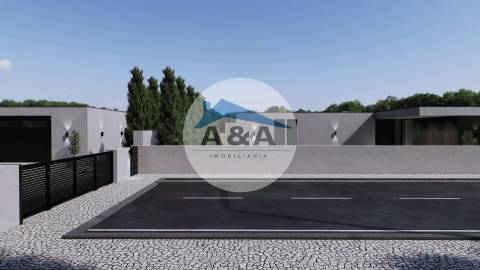 Elegância Térrea com Piscina e Vistas Panorâmicas - Alcobaça