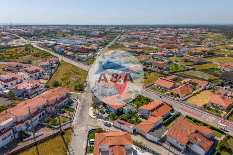 Moradia Térrea Semi-nova com Elevada Eficiência Energética a Apenas 2 Minutos da Praia da Vieira