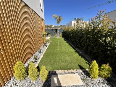 EXCELENTE MORADIA T3 COM PISCINA EM ALBUFEIRA