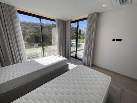 EXCELENTE MORADIA T3 COM PISCINA EM ALBUFEIRA